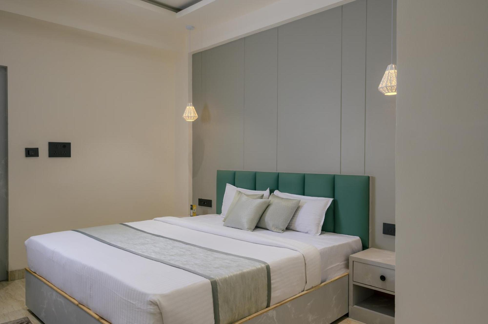 The Grand Neelam Hotel Raipur  ภายนอก รูปภาพ